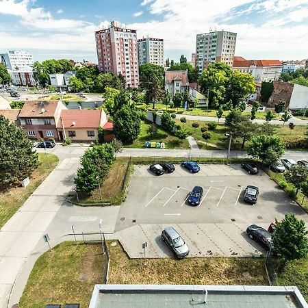 Hotel Krystal Годонін Екстер'єр фото